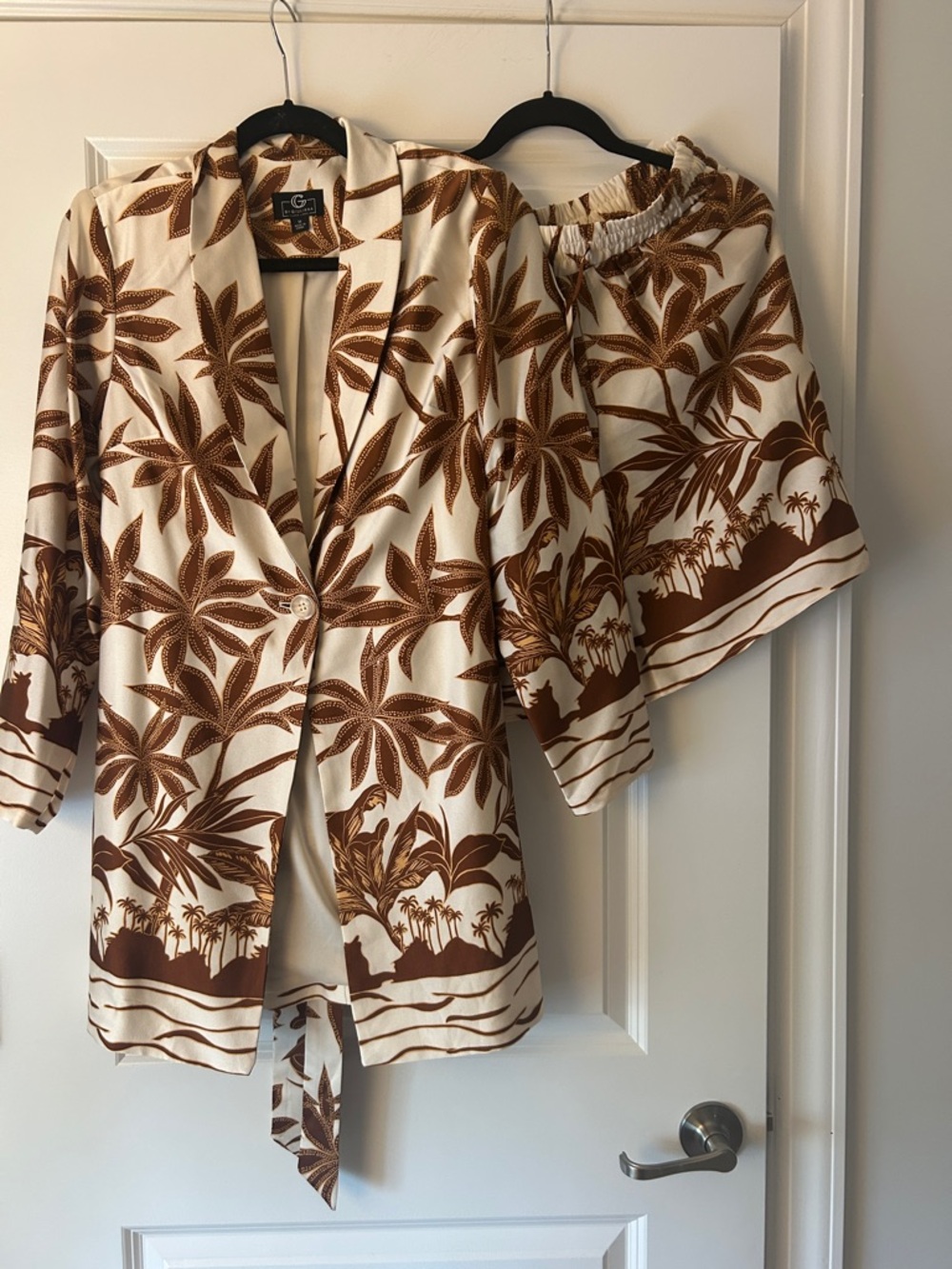 G by Giuliana Cream and Brown Palm-Print Blazer